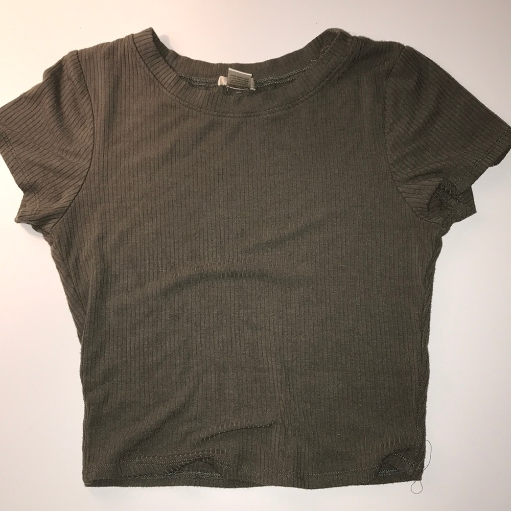 NWOT Bozzolo Army Green Cropped T-shirt